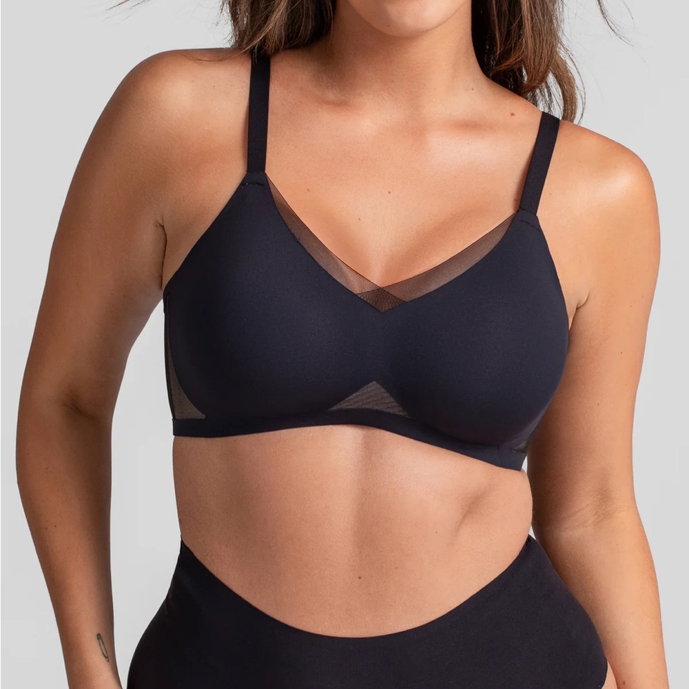 Honeylove Crossover Bra Runway 1X Lift Wear Black Plus Sized Wireless Support